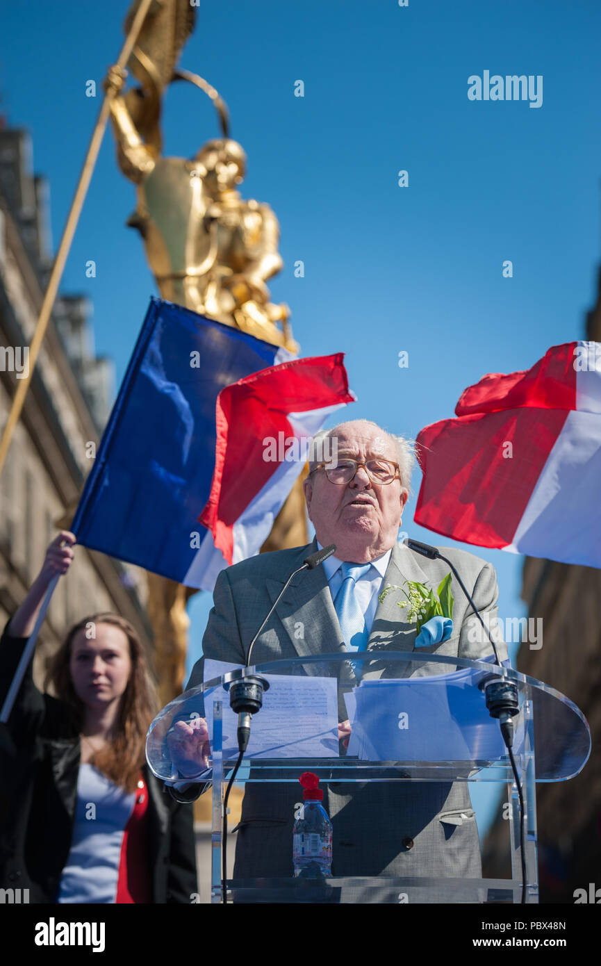 Place Des Pyramides, Paris, France. 1er mai 2016. Jean-Marie Le Pen, qui a dirigé le National Front party à partir de sa fondation en 1972 jusqu'en 2011 et est ru Banque D'Images