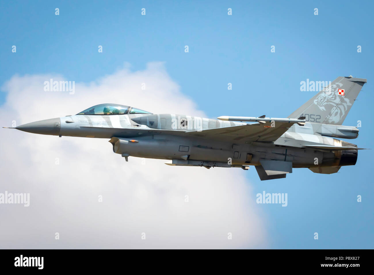 Fairford, Gloucestershire, Royaume-Uni - Juillet 14th, 2018 : Armée de l'Air polonaise Lockheed Martin General Dynamics F-16 Fighting Falcon Banque D'Images