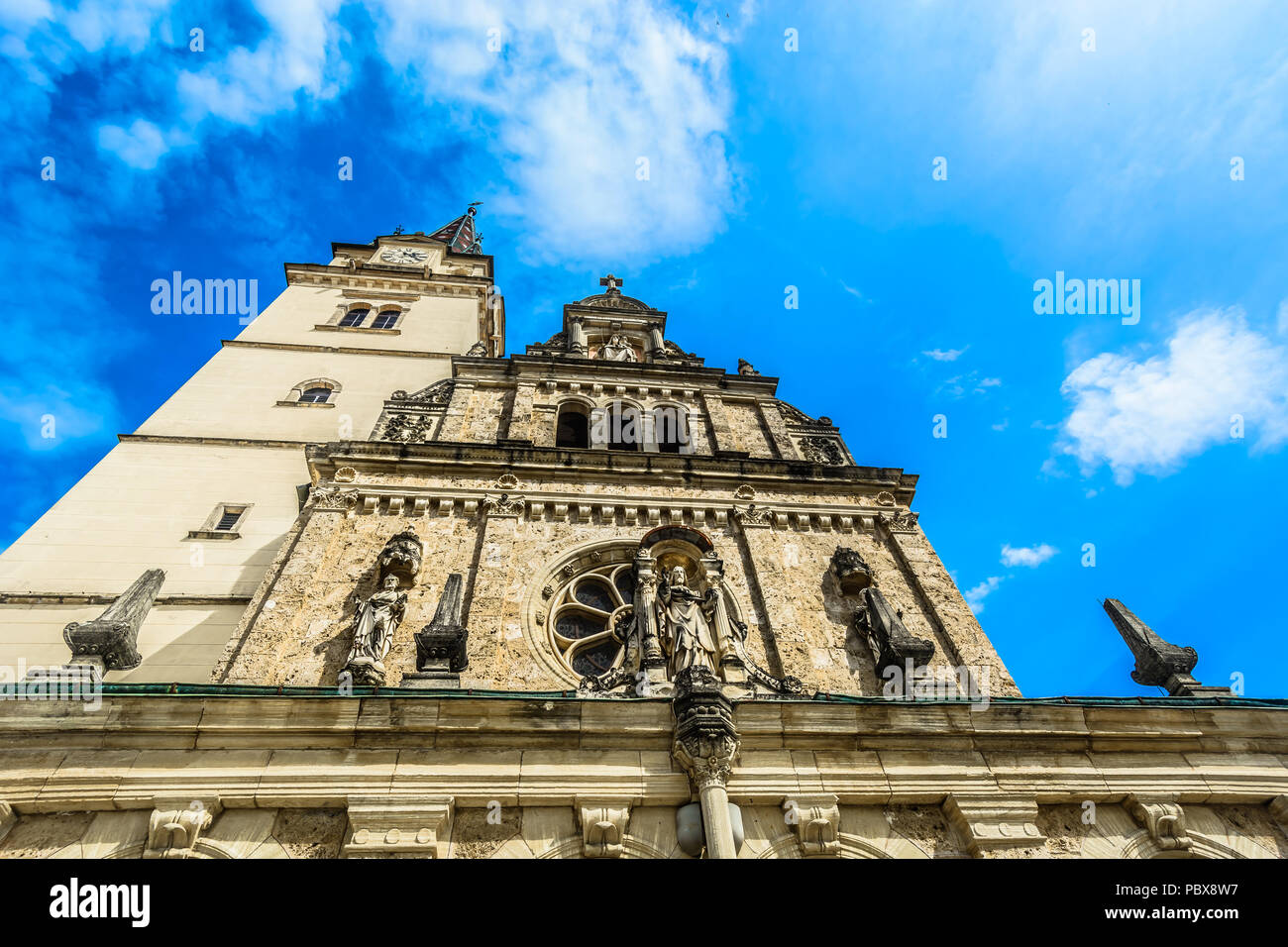Vue panoramique à libre détails architecturaux de l'abbaye de Marija Bistrica, Croatie. Banque D'Images