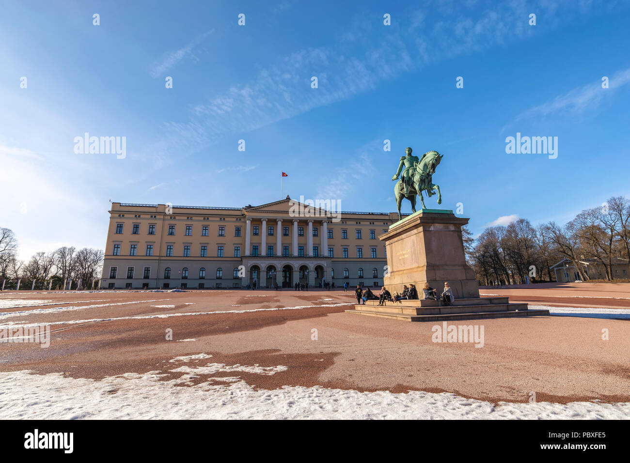 Palais Royal d'Oslo et Charles John statue, Oslo Norvège Banque D'Images