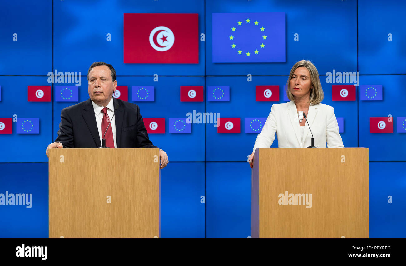 Belgique, Bruxelles, le 2018/05/15 : Khemaies Jhinaoui, Ministre des affaires étrangères de la Tunisie, et Federica Mogherini, Haut Représentant de l'Europe Banque D'Images
