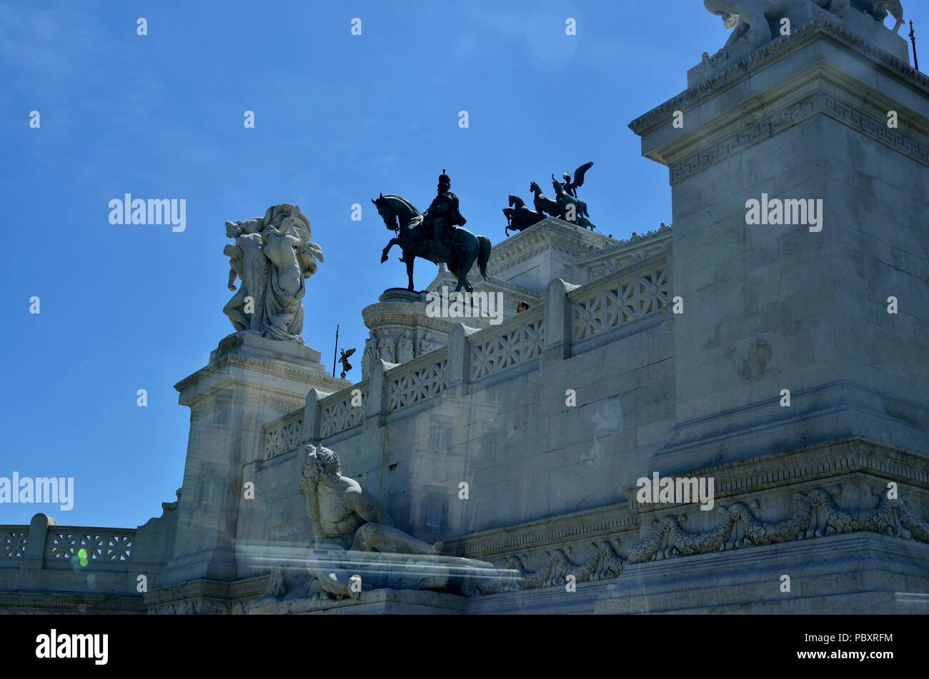 Sculpture équestre de Victor Emmanuel II au Monumento Nazionale a Vittorio Emanuele II à Rome, Italie, Europe Banque D'Images