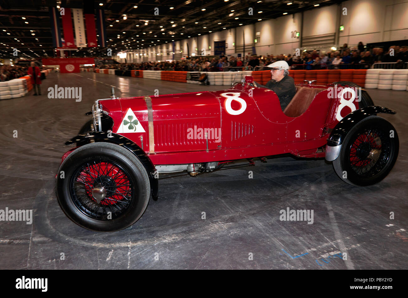 Un 1923 Alfa Romeo RL Targa Florio, en roulant le long du Grand Avenue, de la London 2018 Classic Car Show Banque D'Images