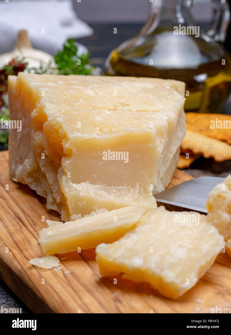 Fromage Italien Souvent Cuisiné Avec Des épinards Commandez En Ligne Du Fromage D'italie De Première Qualité 19 Cuisine italienne traditionnelle - âgés de 36 mois dans les caves de