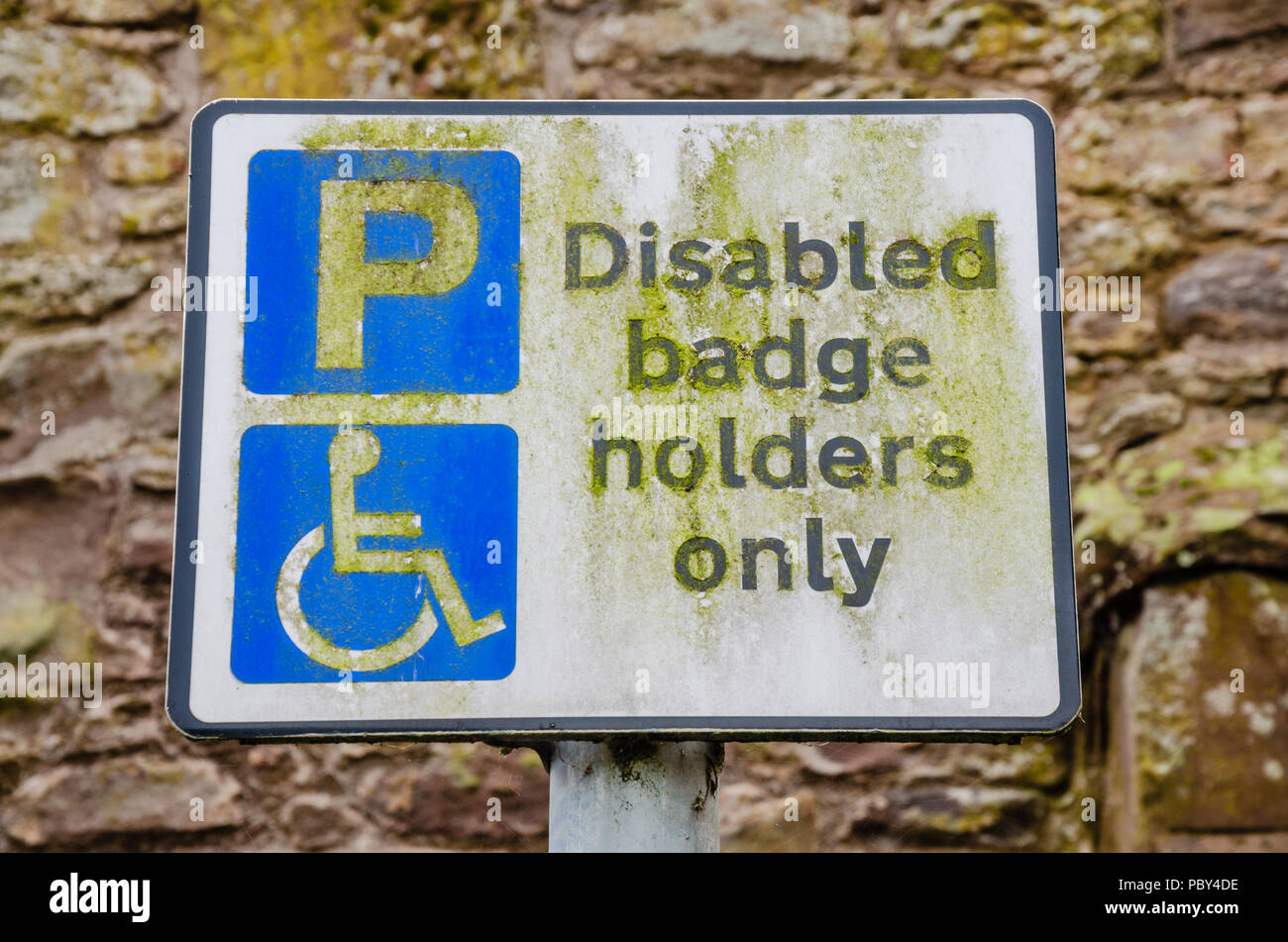 Une mobilité porte-badge parking sign. Banque D'Images