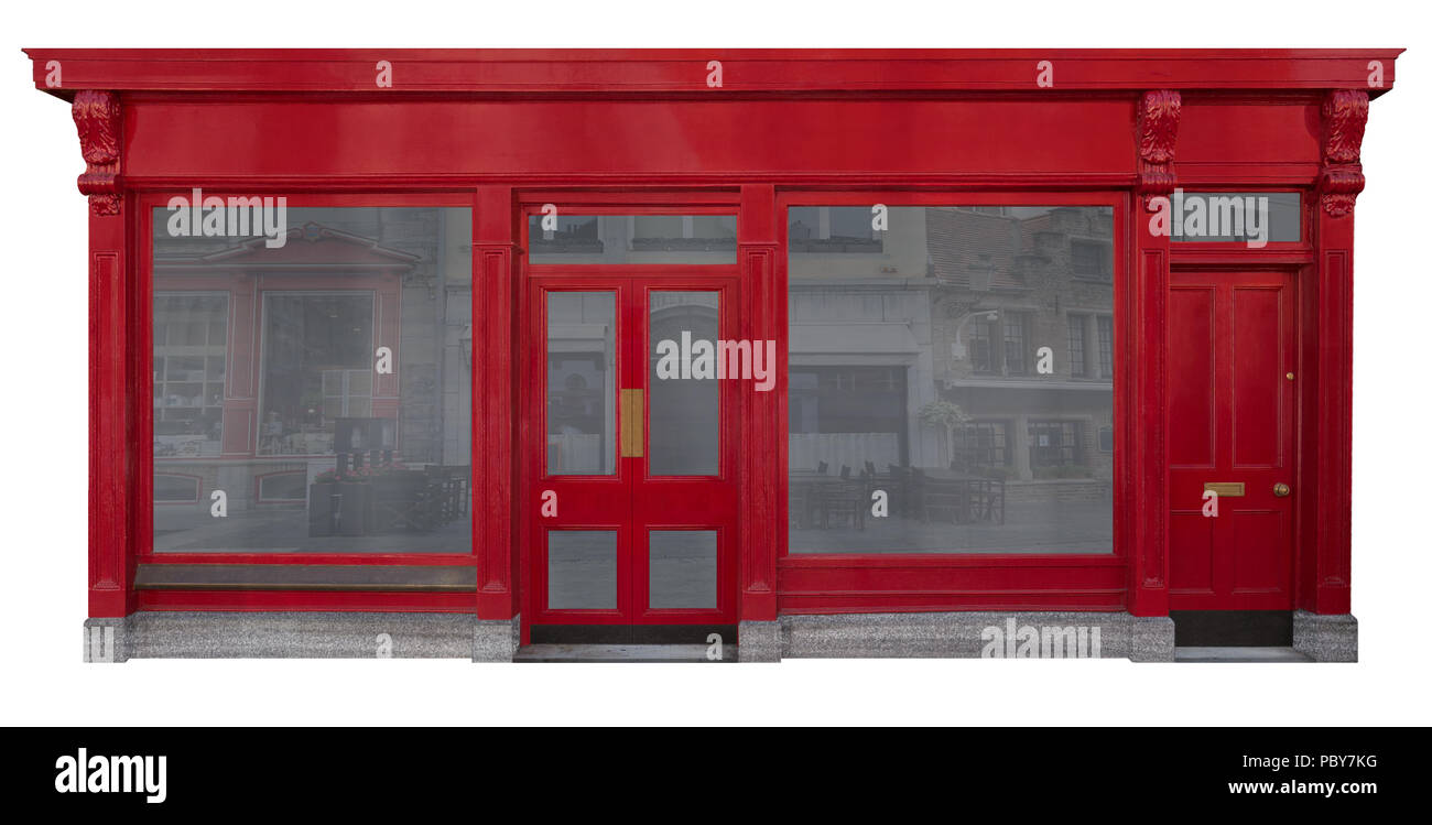 Façade d'entrée rouge avec deux vitrines en bois et découper sur fond blanc Banque D'Images