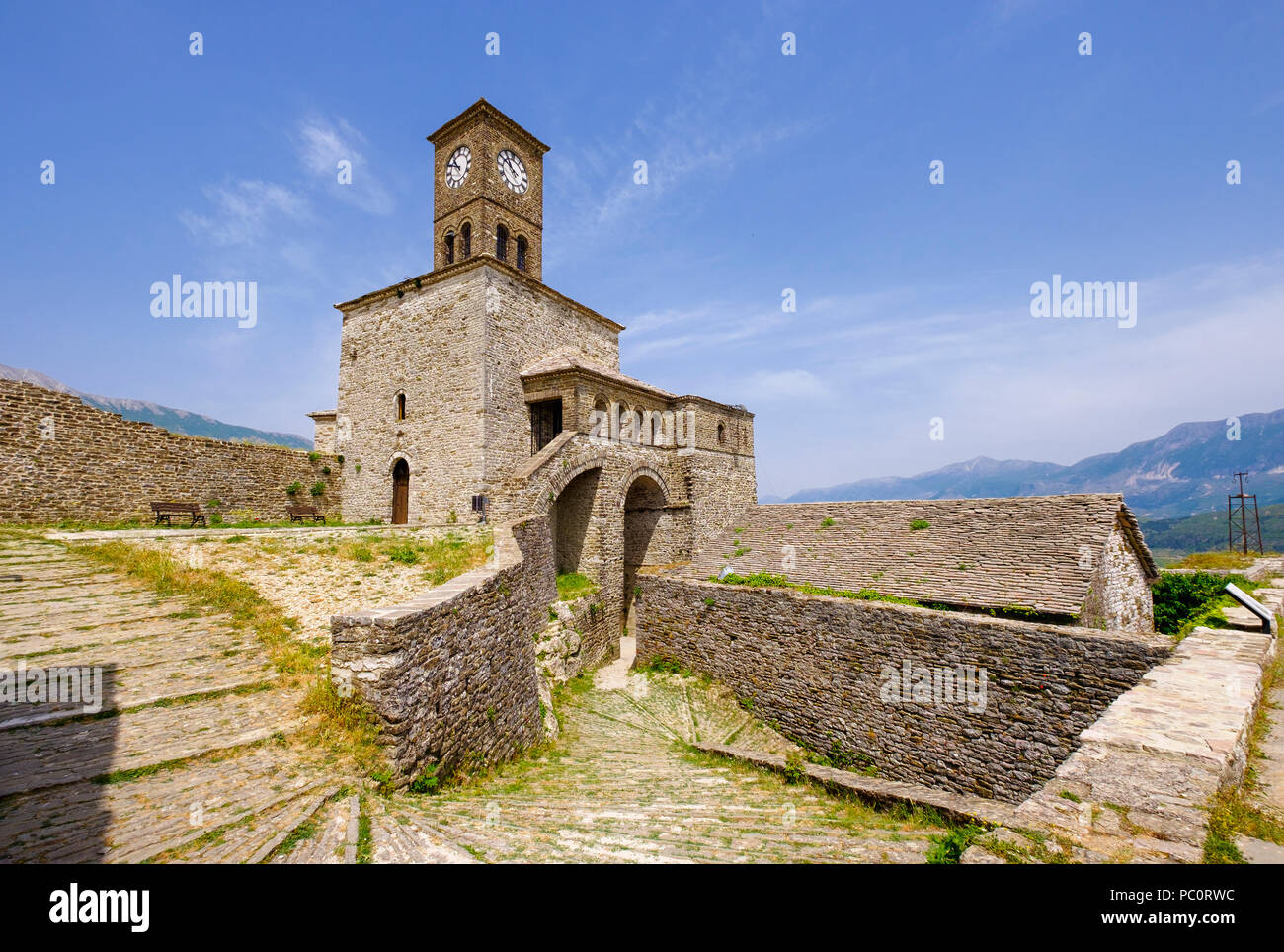 Tour de l'horloge sur forteresse, Gjirokastra, Albanie, Gjirokastër Banque D'Images