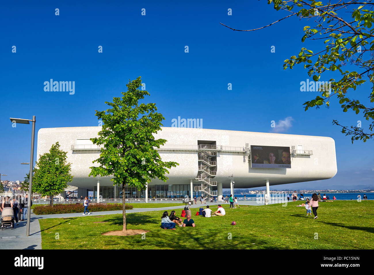 Botin Centre Musée d'art et de culture. Fondation Botin, l'architecte Renzo Piano. La Mer Cantabrique, Santander, Cantabria, Spain, Europe Banque D'Images