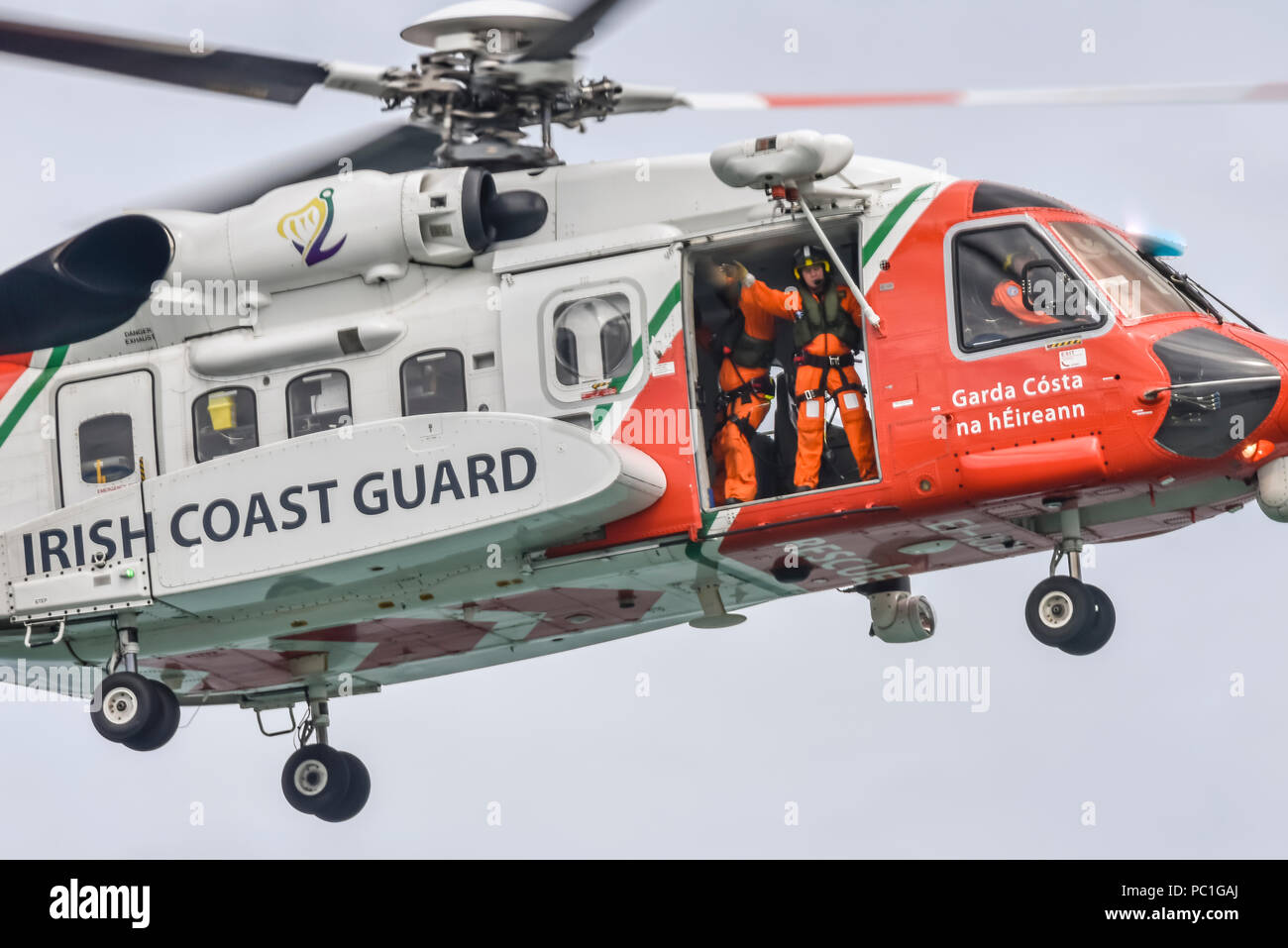 De garde-côtes irlandais Sauvetage Sikorsky S-92A, 115 EI-CIM 4CA98F, stationné à Shannon, dans le comté de Clare Banque D'Images