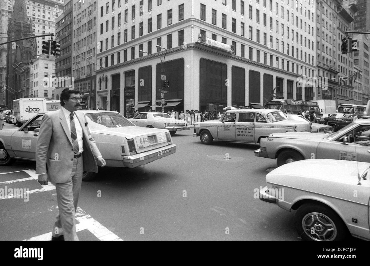 Trafic à Manhattan, NYC, États-Unis, en 1982 Banque D'Images