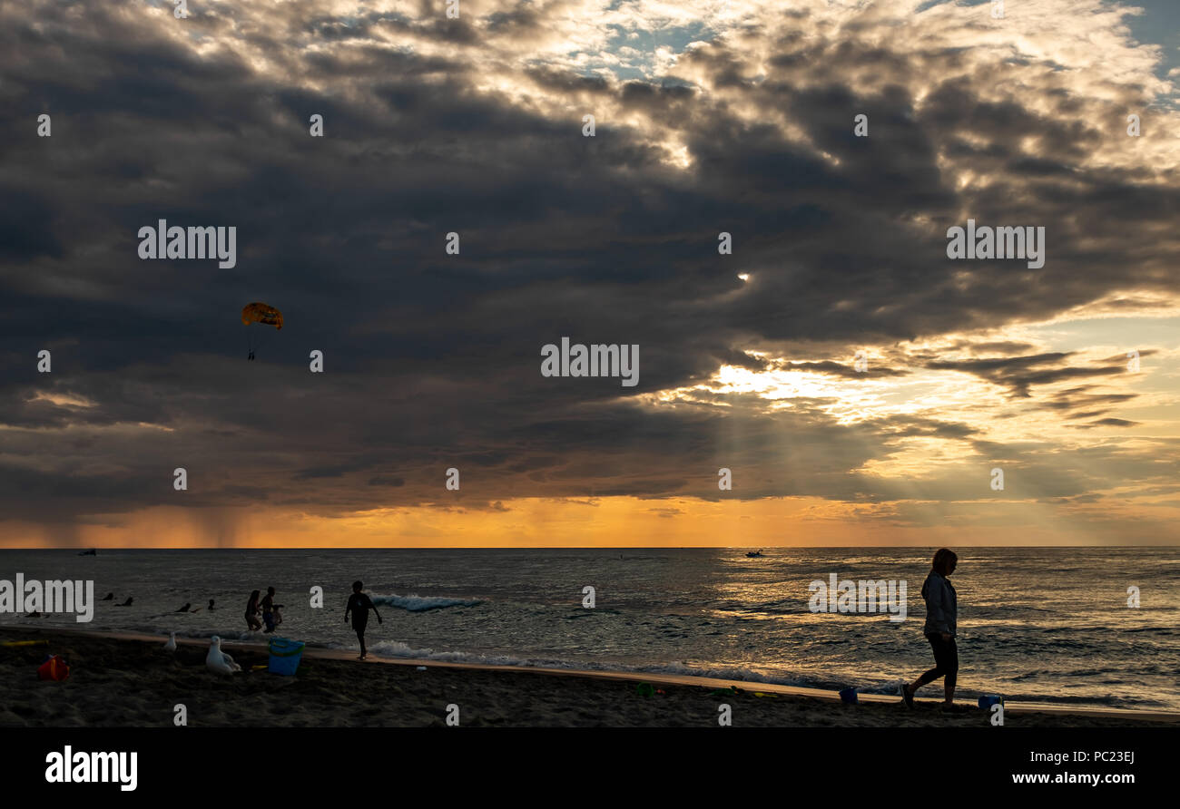 Grand Bend, Canada - le 28 juillet 2018. Situé le long de la rive est du lac Érié, Grand Bend est une destination très populaire pour les couples, les familles Banque D'Images
