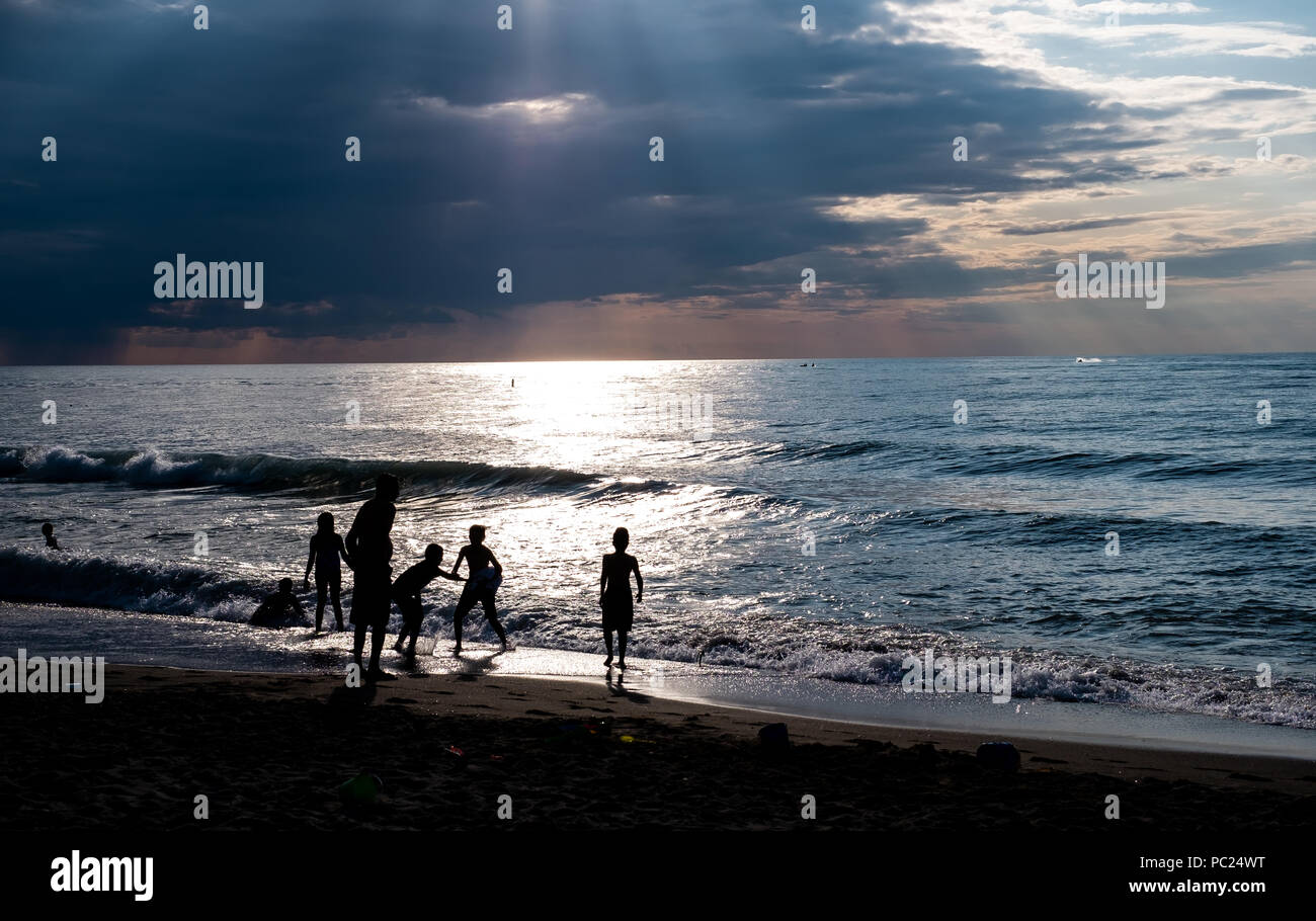 Grand Bend, Canada - le 28 juillet 2018. Situé le long de la rive est du lac Érié, Grand Bend est une destination très populaire pour les couples, les familles Banque D'Images