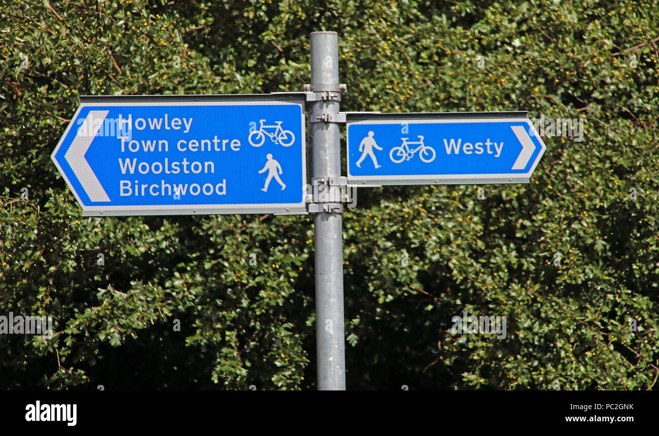 Warrington salon randonnée à vélo panneau bleu, Latchford, près de la rivière Mersey, Cheshire, North West England, UK Banque D'Images