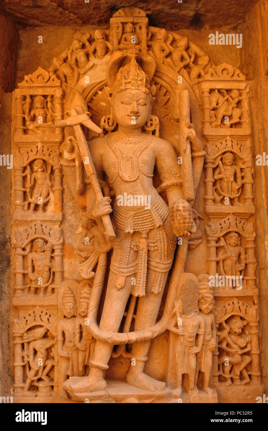 Waterstorage grès tempel et bien l'étape de Rani ki Vav à Patan, Gujarat, Inde Banque D'Images