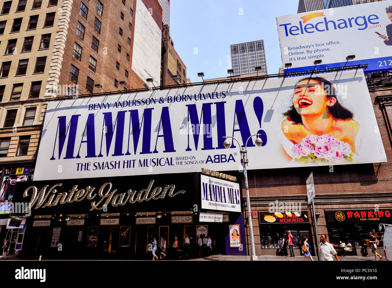 New York, New York/USA - 9 juin 2011 : panneau d'affichage géant de MAMMA MMIA !, Manhattan, New York, NY. Banque D'Images