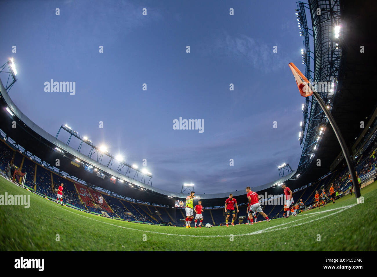 29 juillet 2018 - KHARKIV, UKRAINE : OSK stade Metalist belle vue panoramique. Fish-eye beautyshot étonnante photo. Ukrainian Premier League. Shakht Banque D'Images