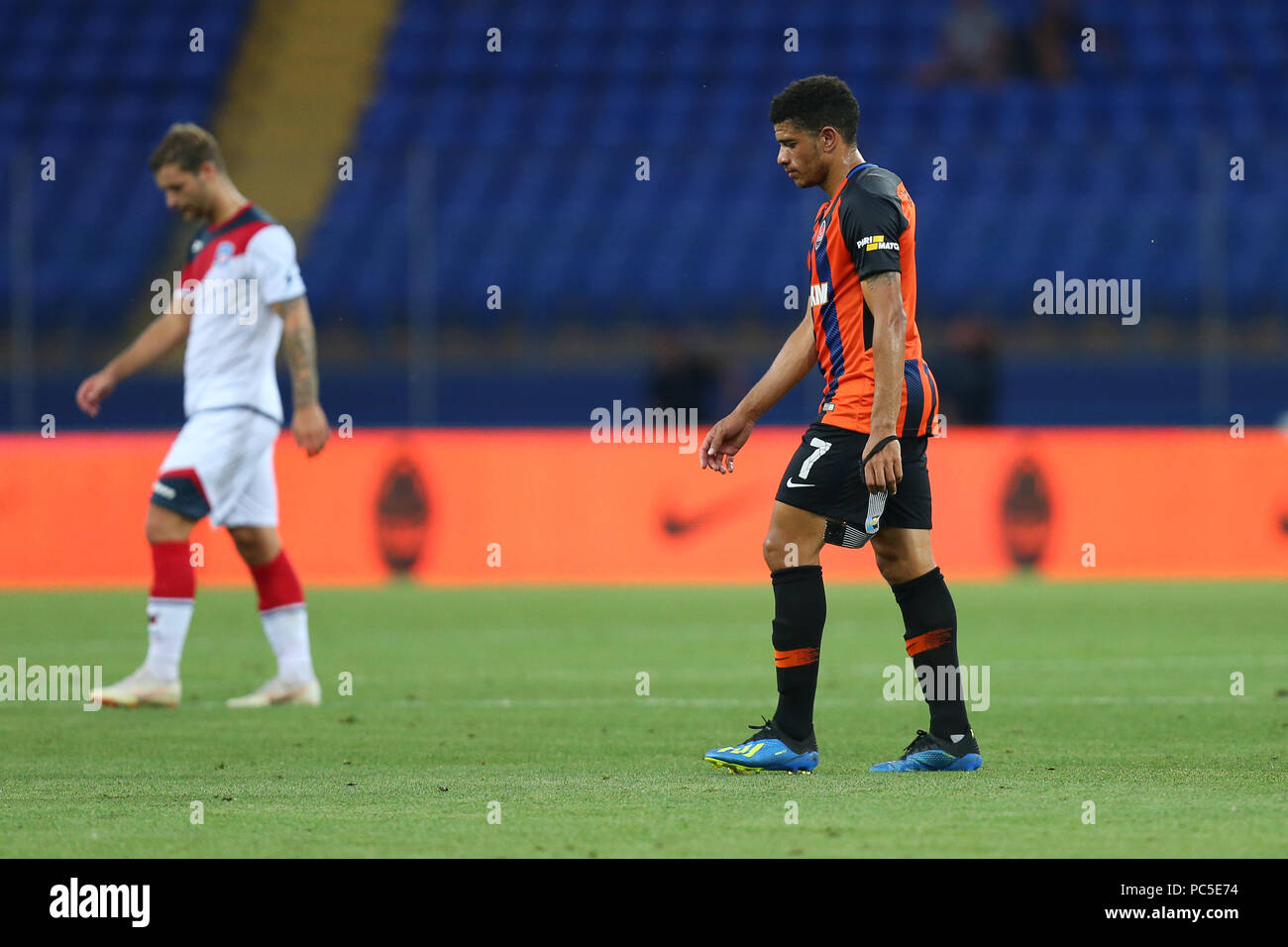 29 juillet 2018 - KHARKIV, UKRAINE : Le Capitaine Taison Barcellos Freda marche loin de la hauteur à la mi-temps. Ukrainian Premier League. Shakhtar Donetsk Banque D'Images