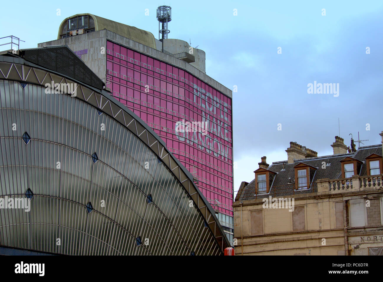 Glasgow, Écosse, Royaume-Uni 1er août.championnats européens commencent dans la ville et en même temps que la ville de Berlin jusqu'à la bannières célébration sportive dans le centre-ville de George Square. Gérard Ferry/Alamy news Banque D'Images