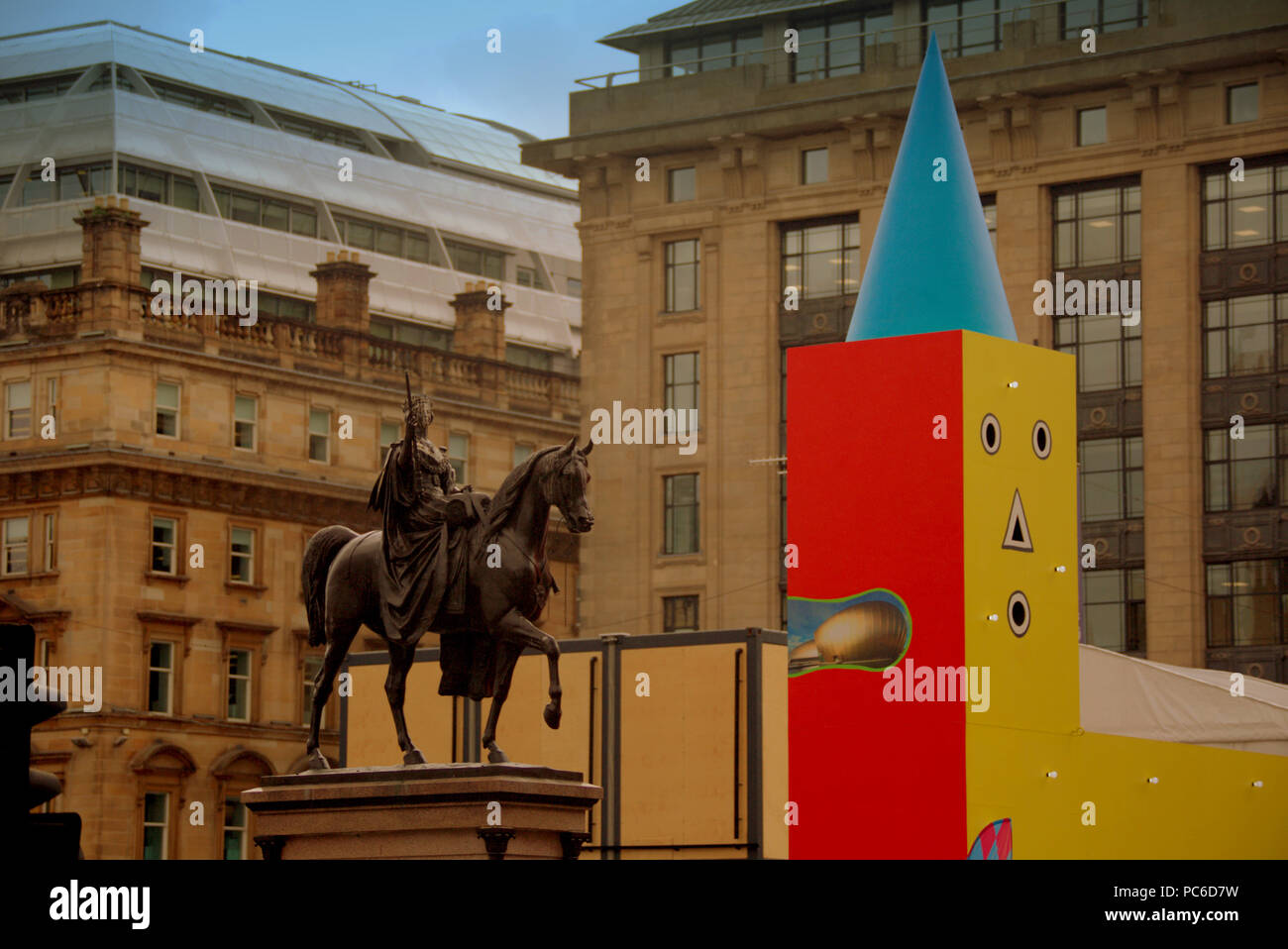 Glasgow, Écosse, Royaume-Uni 1er août.championnats européens commencent dans la ville et en même temps que la ville de Berlin jusqu'à la bannières célébration sportive dans le centre-ville de George Square. Gérard Ferry/Alamy news Banque D'Images
