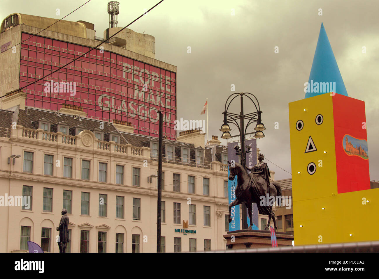 Glasgow, Écosse, Royaume-Uni 1er août.championnats européens commencent dans la ville et en même temps que la ville de Berlin jusqu'à la bannières célébration sportive dans le centre-ville de George Square. Gérard Ferry/Alamy news Banque D'Images