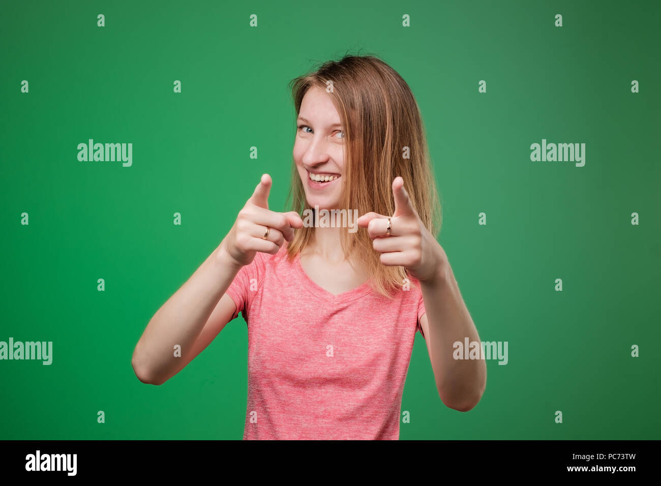 Portrait d'un certain jeune femme européenne face à l'appareil photo Banque D'Images