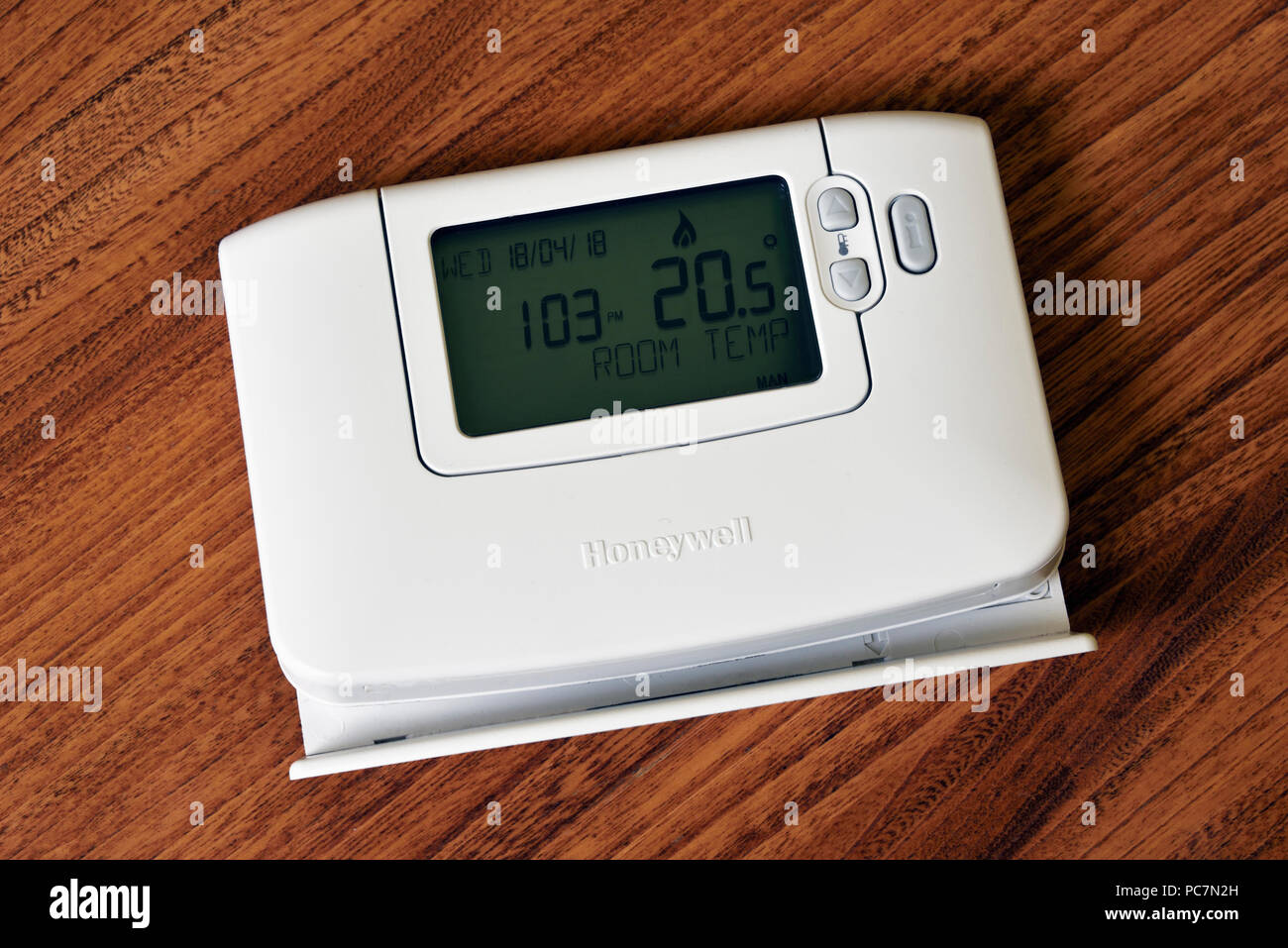 Honeywell thermostat Banque de photographies et d'images à haute résolution  - Alamy