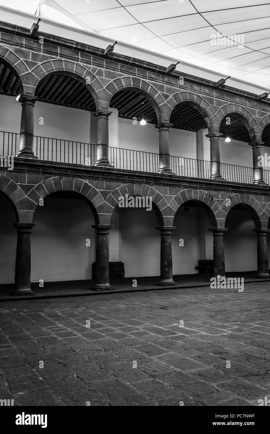 Cloître de San Pedro Art Museum, situé dans un ancien hôpital du 16ème siècle, Puebla, Mexique Banque D'Images