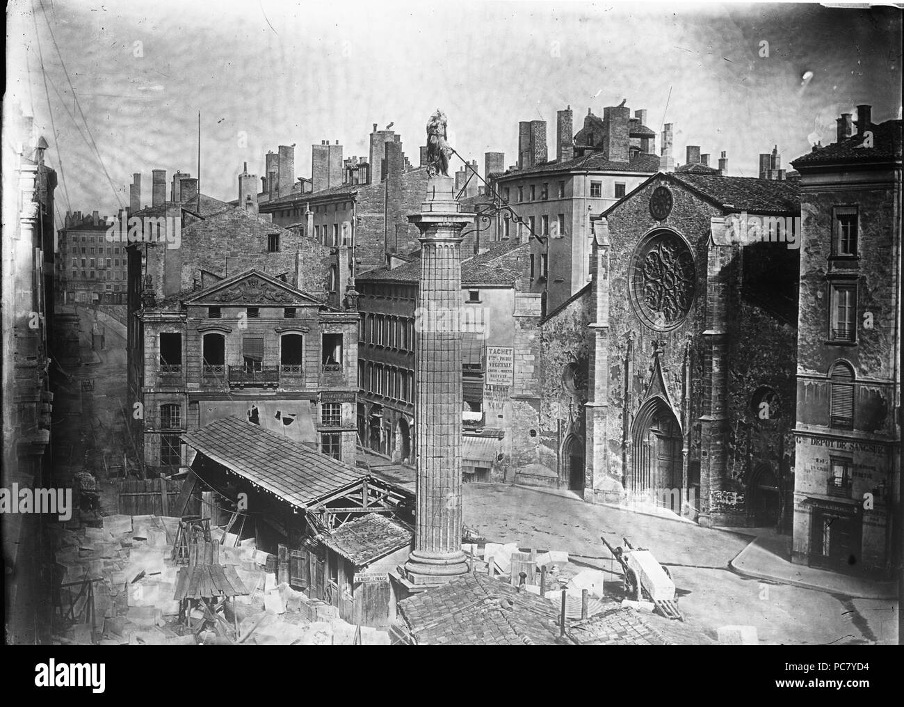 39 Grands travaux d'urbanisme du Second Empire ; ouverture de la rue Impériale et construction du palais du Commerce et de la Bourse Banque D'Images