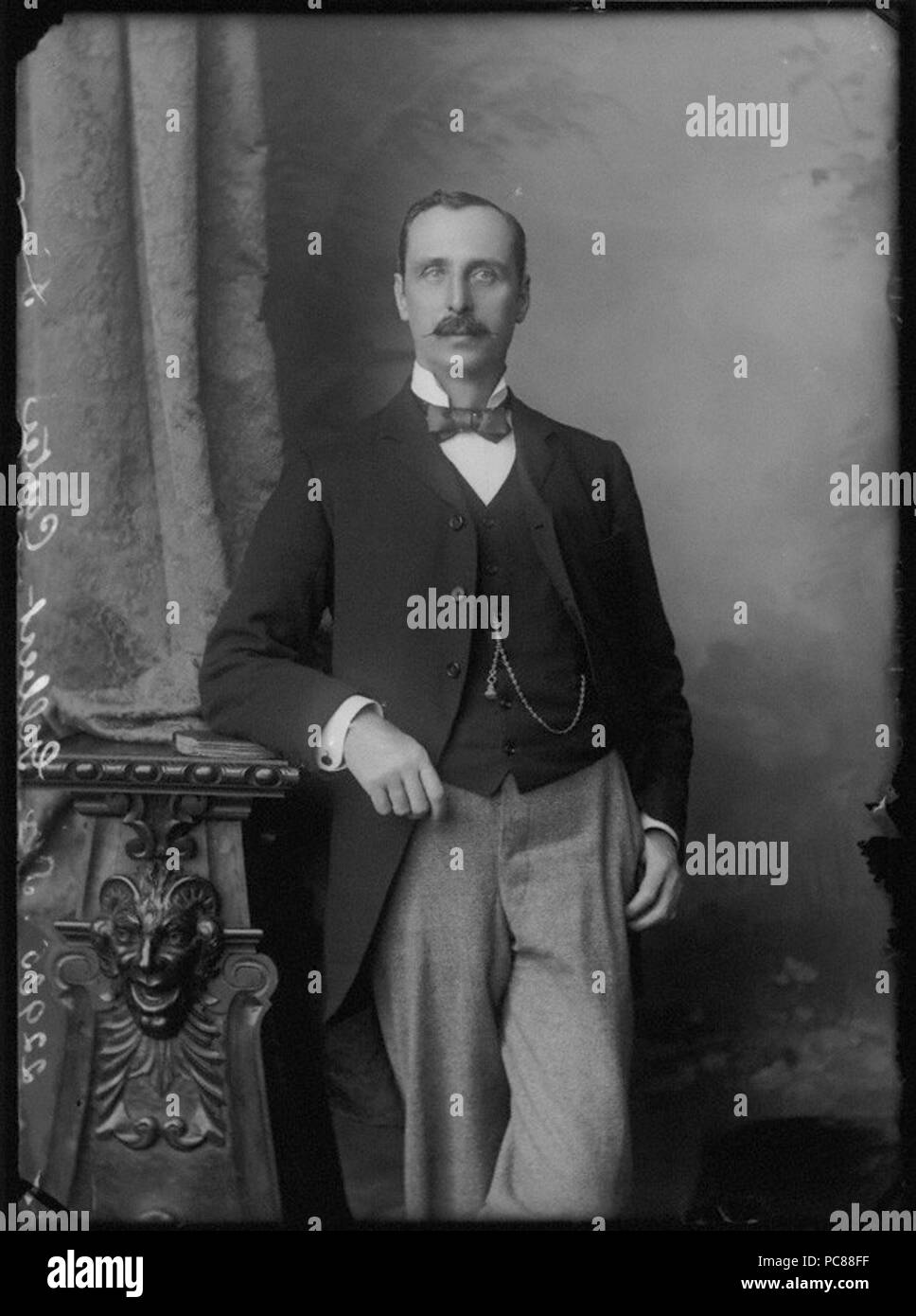 Par Alexander Bassano, négatif au collodion, 1893 81 Sir Gilbert Thomas Gilbert-Carter par Alexander Bassano 1893 NPG x6204 Banque D'Images