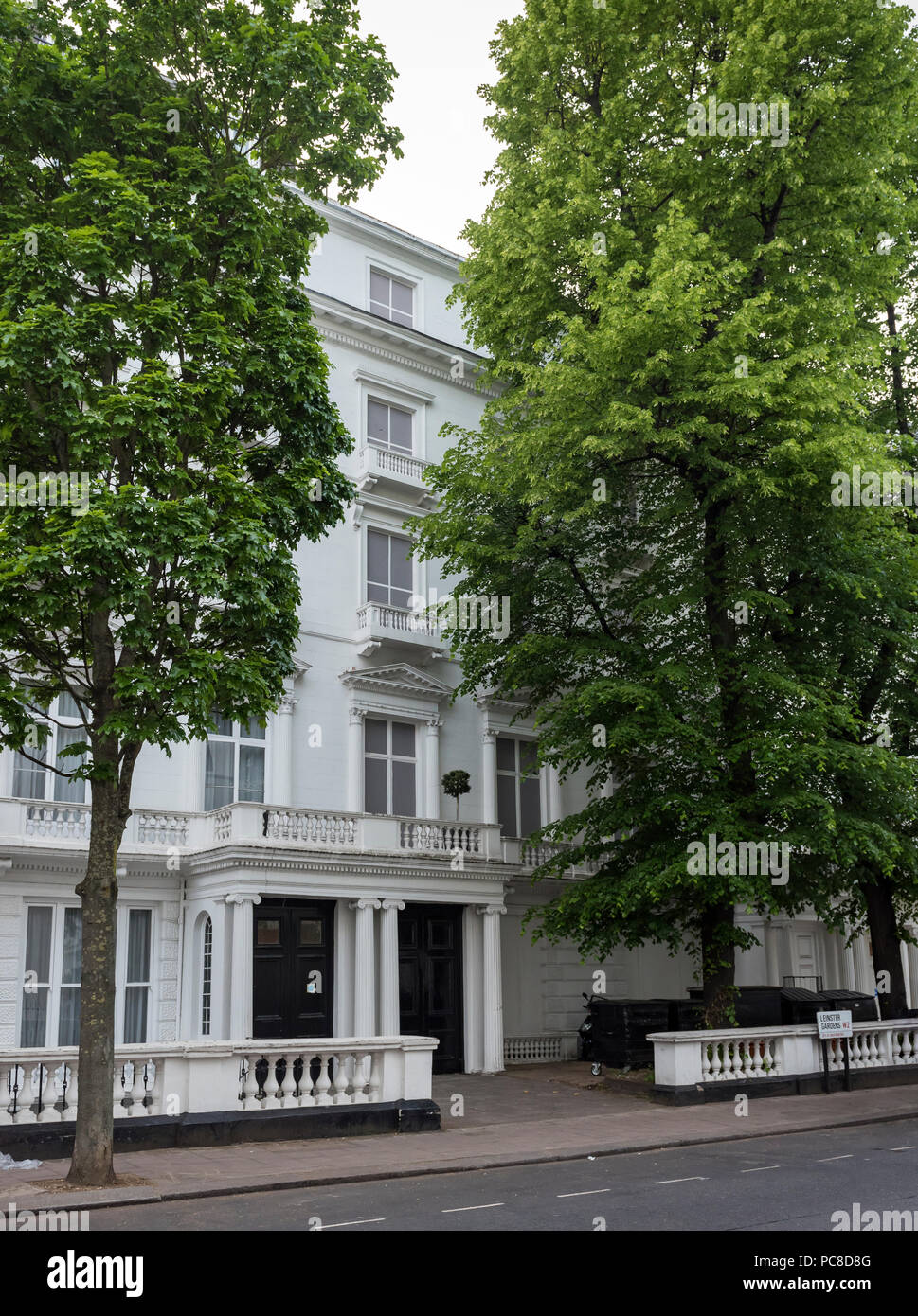 De fausses façades de maisons à 23 et 24 Leinster Gardens, Bayswater, London, UK Banque D'Images