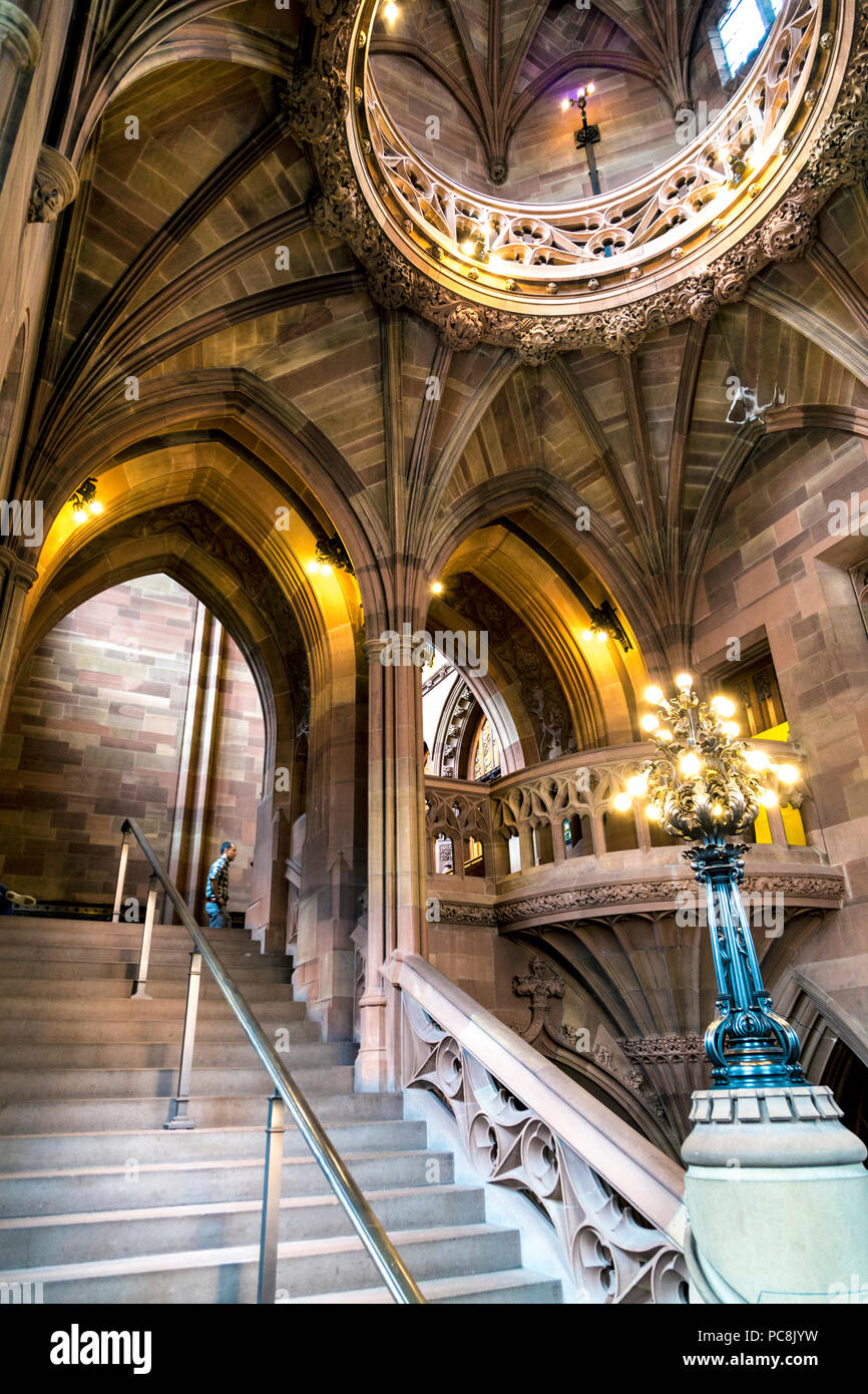 Escalier intérieur à la bibliothèque John Rylands, Manchester, UK Banque D'Images