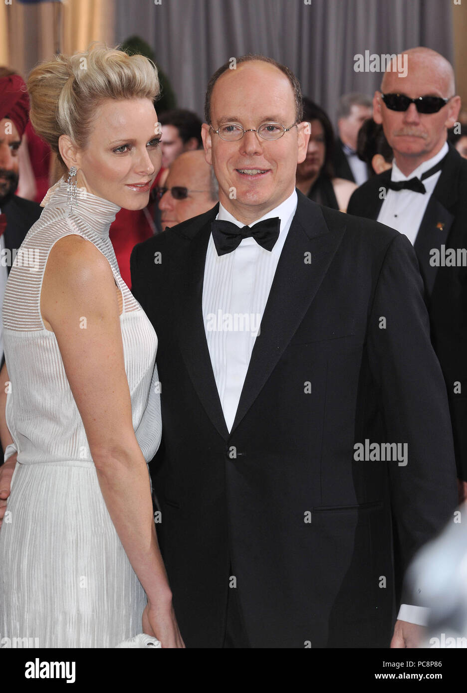 Le Prince Albert II de Monaco et la Princesse Charlene  168 arrivant à l'Oscar - 84e Academy Awards - 2012 à l'Hollywood et Highland Theatre de Los Angeles.Le Prince Albert II de Monaco et la Princesse Charlene  168 ------------- Red Carpet Event, Vertical, USA, Cinéma, Célébrités, photographie, Bestof, Arts, Culture et divertissement, Célébrités Topix fashion / Vertical, Best of, événement dans la vie d'Hollywood, Californie - Tapis rouge et en backstage, USA, Cinéma, Célébrités, cinéma, télévision, Célébrités célébrités Musique, Photographie, arts, Bestof de la Culture et du divertissement, à Banque D'Images