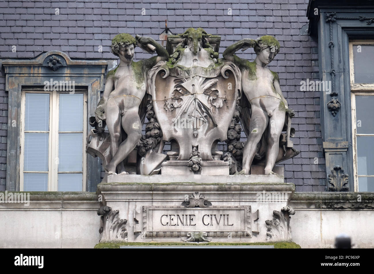 Écusson représentant le génie civil, à l'arrière de l'Hôtel de Ville, Hôtel de Ville, à Paris, France Banque D'Images