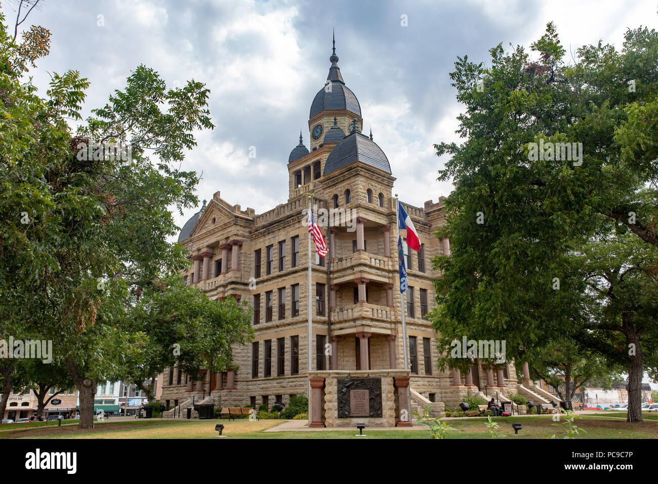 Le palais de justice du comté de Denton 1896 historique situé dans la région de Denton Texas construit en style néo-roman Banque D'Images
