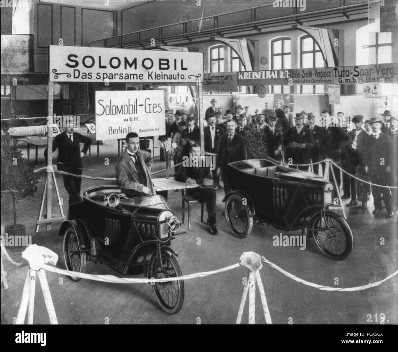L'AHW Messestand Solomobil Herbstmesse Leipzig GmbH 1919. Banque D'Images