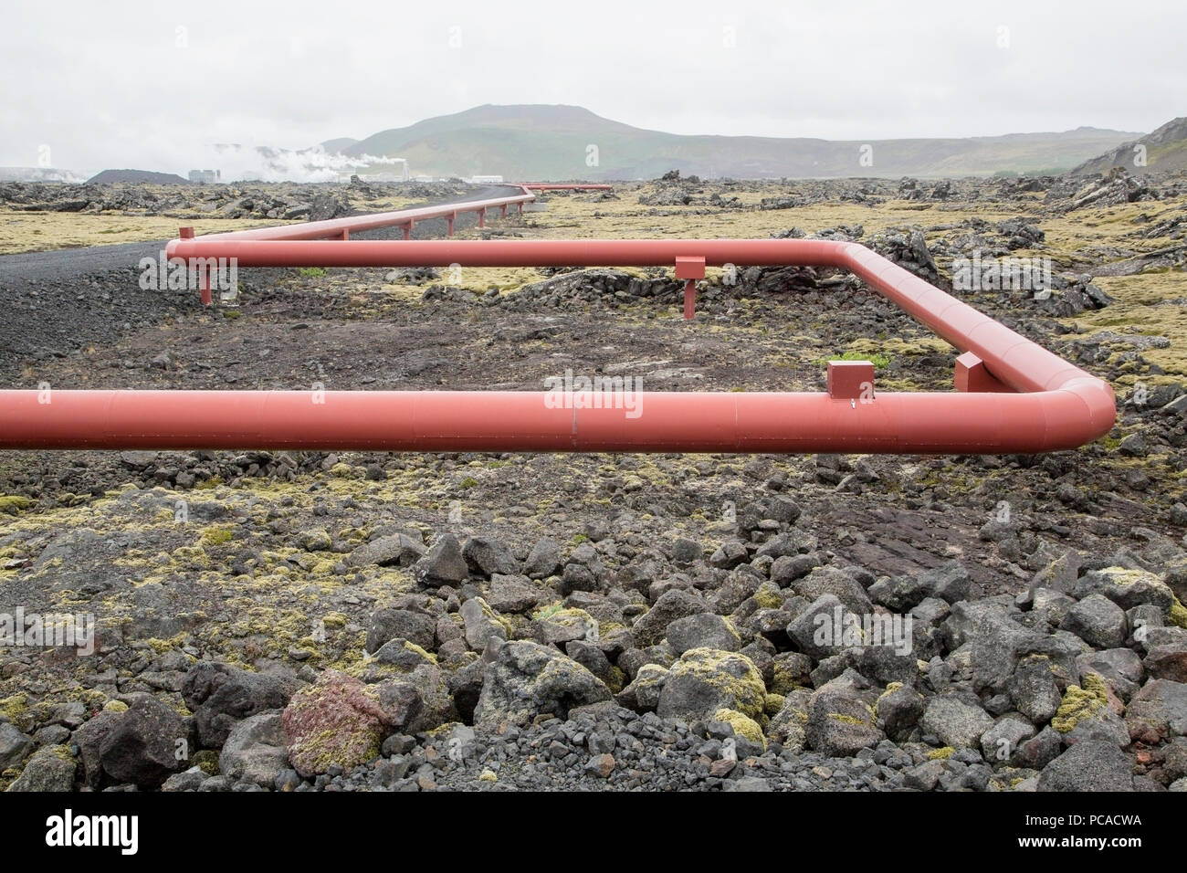 Vue sur lagon bleu, et géothermique de piscines, l'Islande Banque D'Images