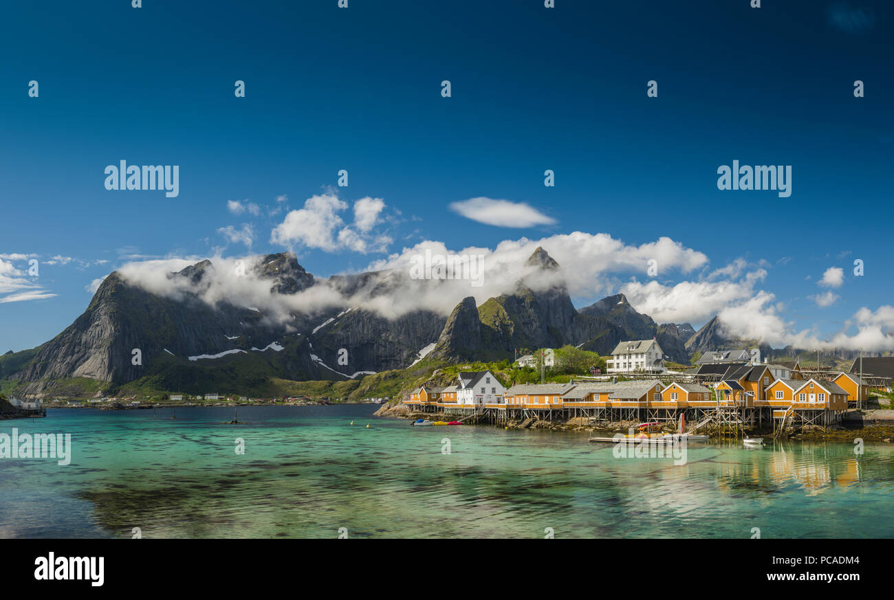 Village de pêcheurs de hamnoy, îles Lofoten, Norvège Banque D'Images