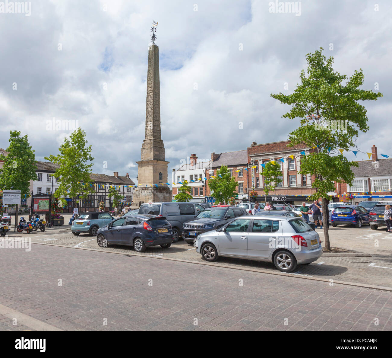 Place du marché, Ripon, North Yorkshire, Angleterre, Royaume-Uni Banque D'Images