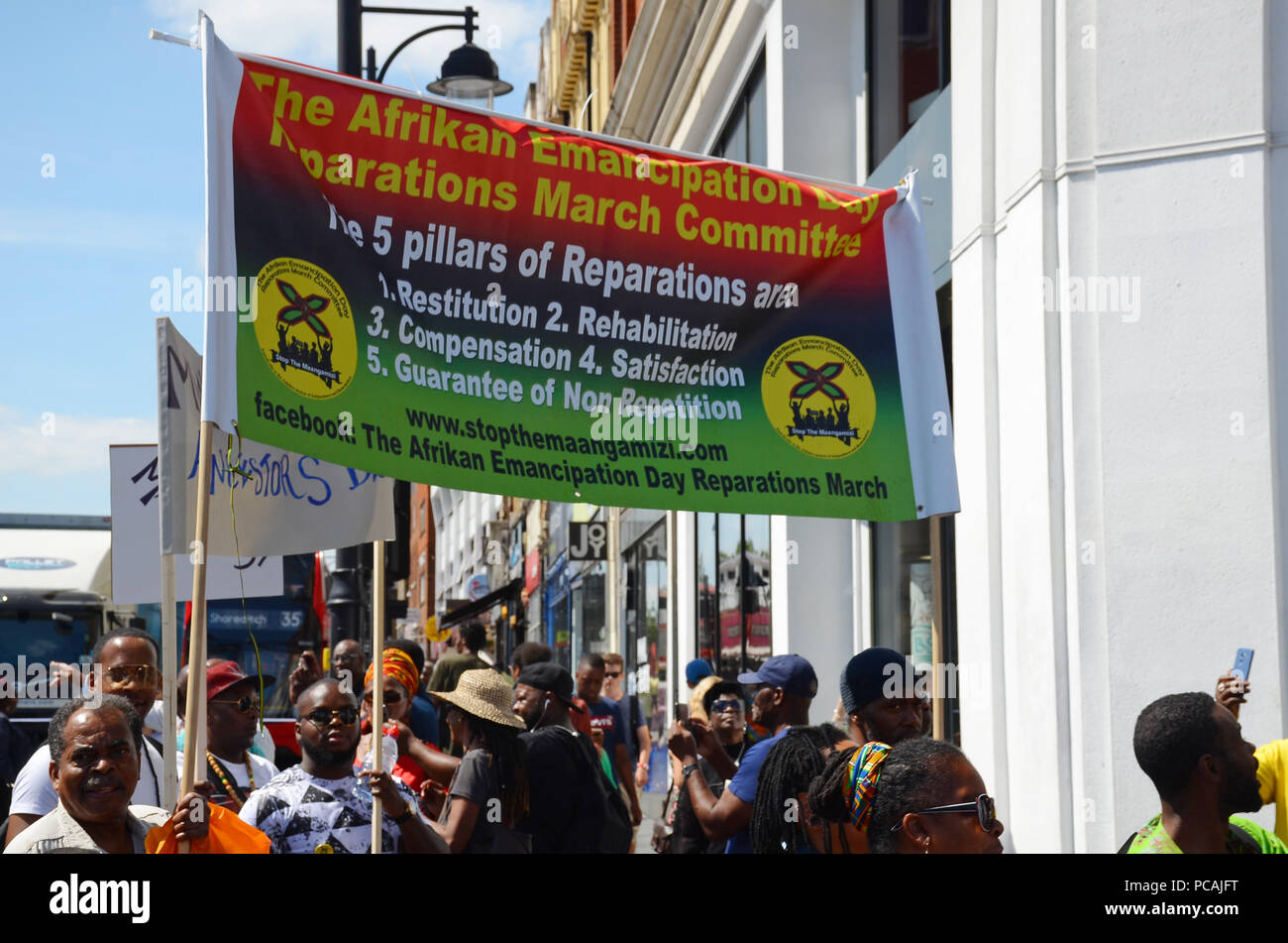 London, UK, Brixton, Windrush Square 1 Août 2018 Mars Annuel à Downing Street pour célébrer l'abolition de l'esclavage et pour demander réparation star Banque D'Images
