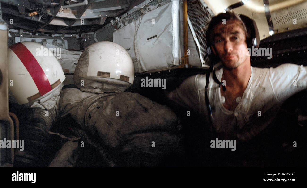 L'astronaute Eugene A. Cernan, commandant d'Apollo 17, est représentée à l'intérieur du module lunaire Banque D'Images