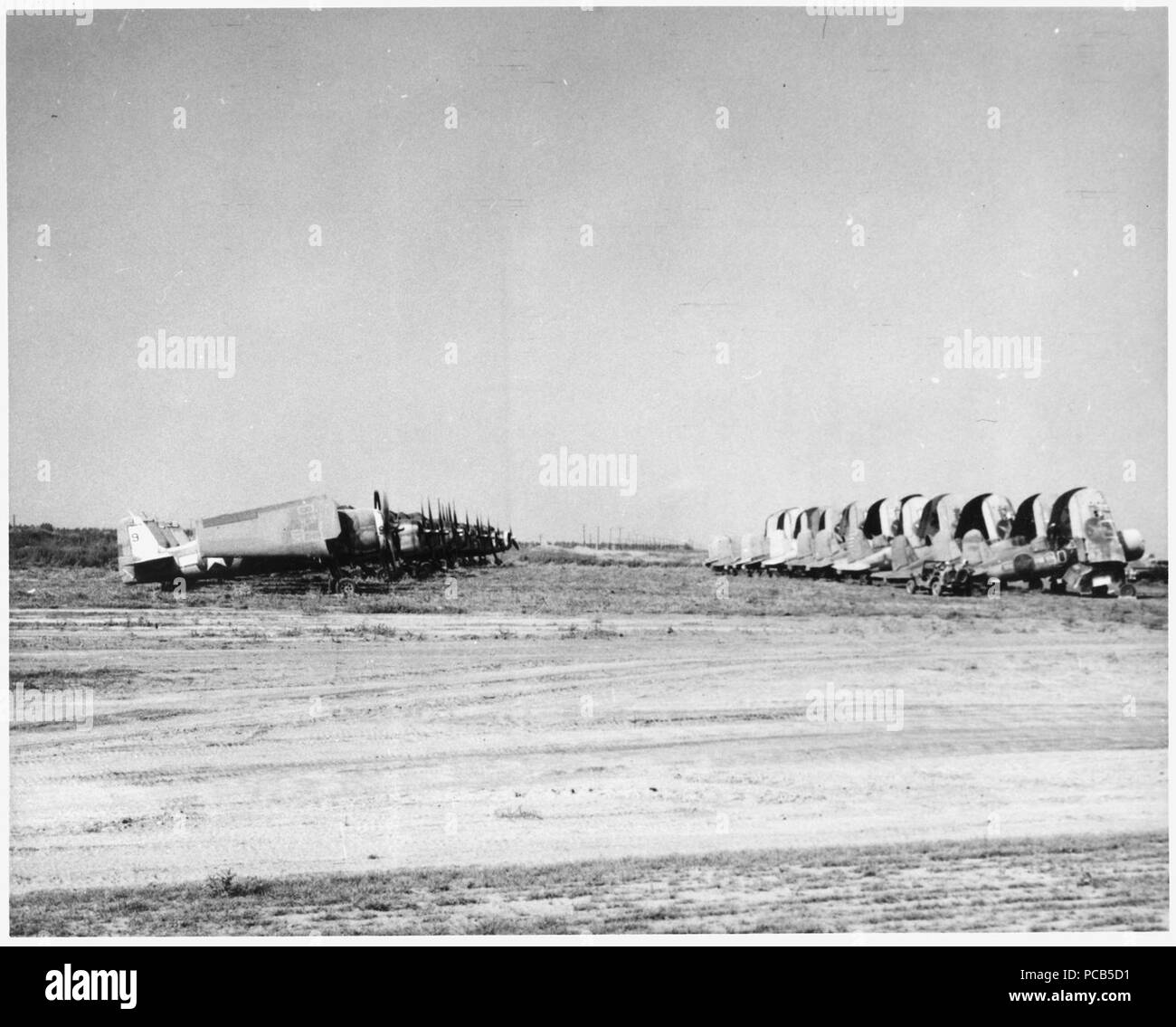 Appareil est retourné à partir de la zone de guerre (Pacifique) pour la réparation, NAS, Point Mugu, Californie. - Banque D'Images