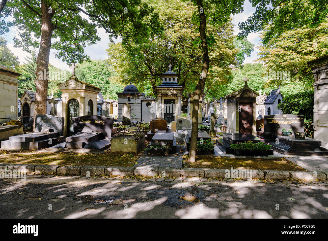 Tombes de cimetière de Montmartre à Paris Banque D'Images
