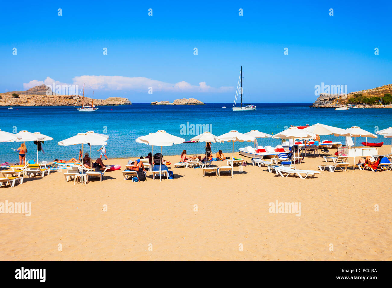 Plage de Lindos aerial vue panoramique à l'île de Rhodes, Grèce Banque D'Images