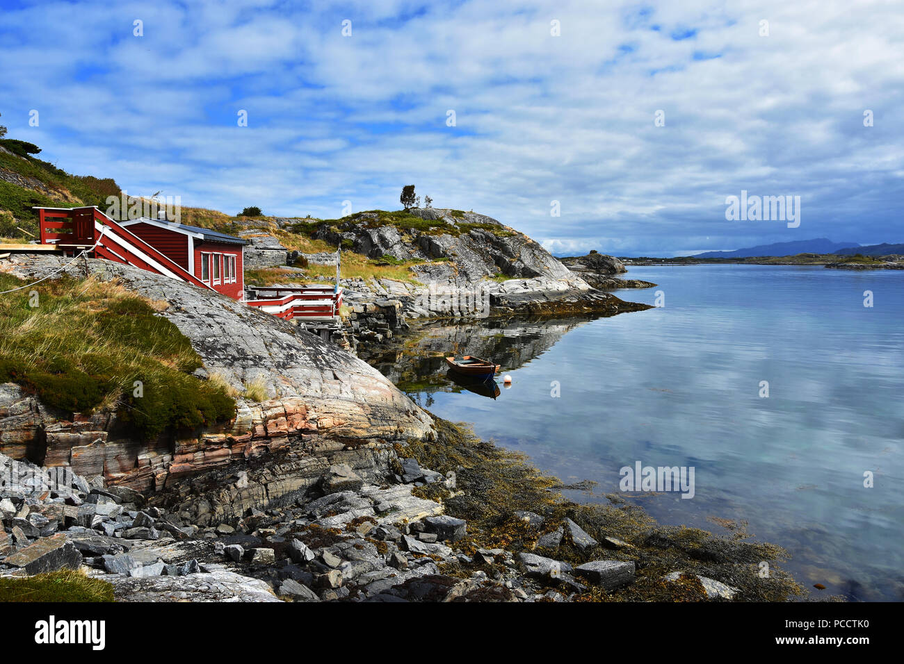 Beau paysage sur la côte de l'Océan Atlantique célèbre Road - Atlanterhavsveien , comté de More og Romsdal (Norvège). Banque D'Images