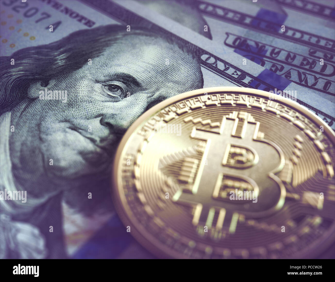 3D illustration. Pièce d'or Bitcoin sur une bande de cent dollars. Image Concept du marché de cryptocurrency. Banque D'Images