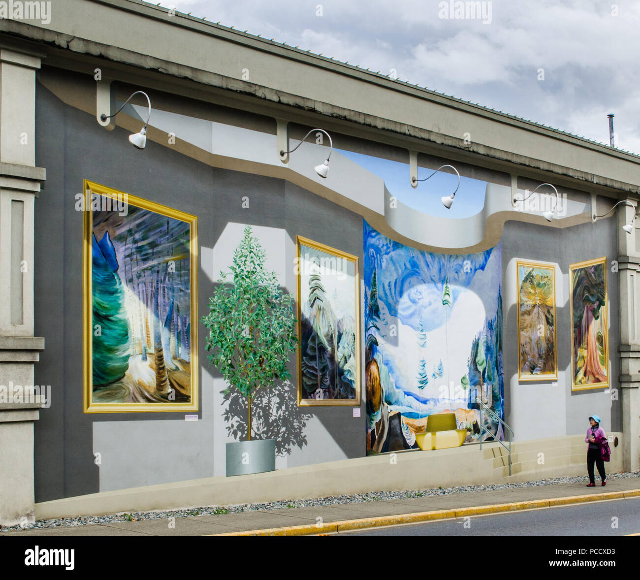 Chemainus, BC, l'île de Vancouver, Canada. La ville est devenue une attraction touristique avec ses peintures murales et wall art. Banque D'Images