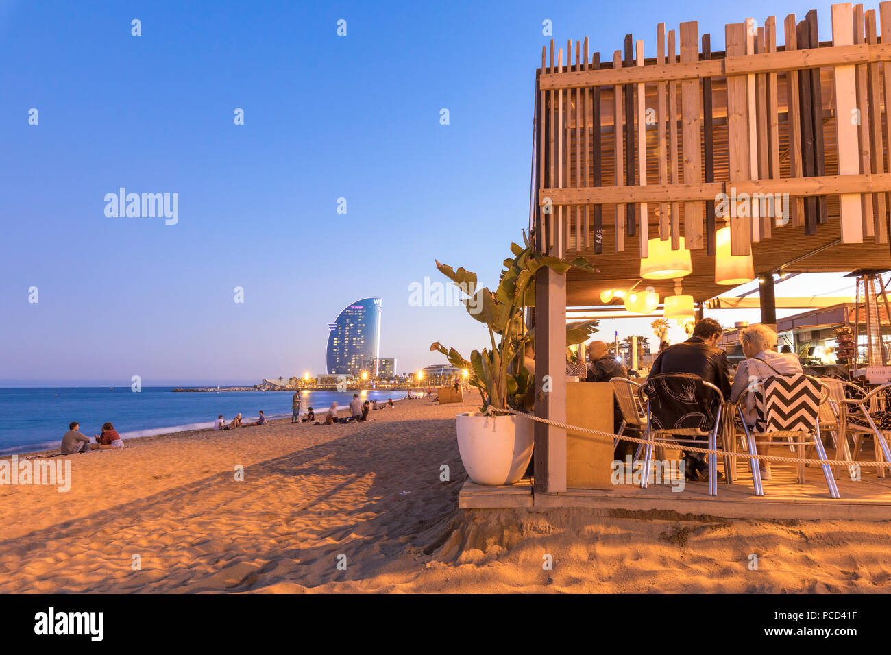 Restaurant sur la plage de la Barceloneta, Barcelone, Catalogne, Espagne, Europe Banque D'Images