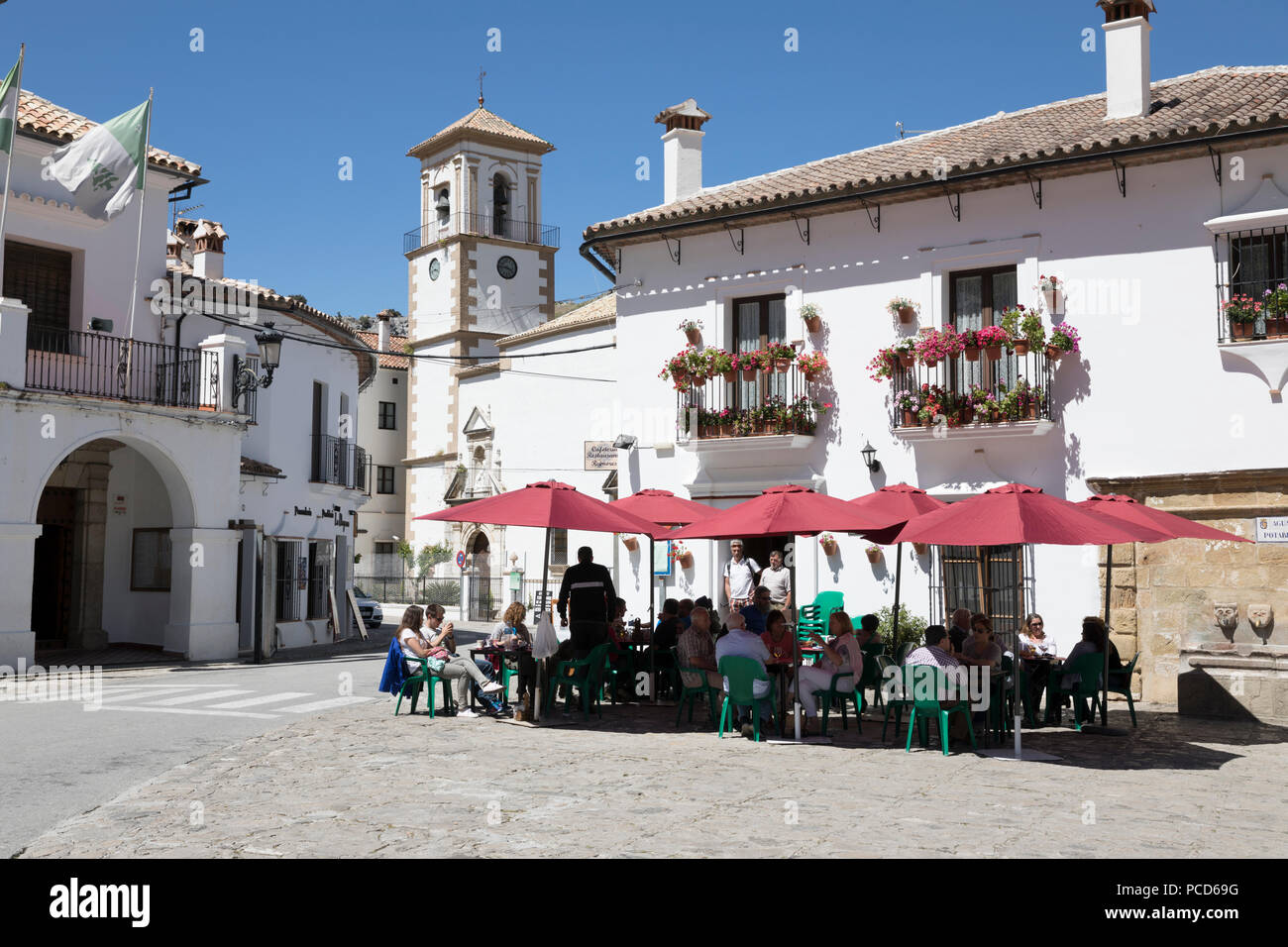 Cafe à Town Square, Grazalema, Parc Naturel Sierra de Grazalema, Andalousie, Espagne, Europe Banque D'Images