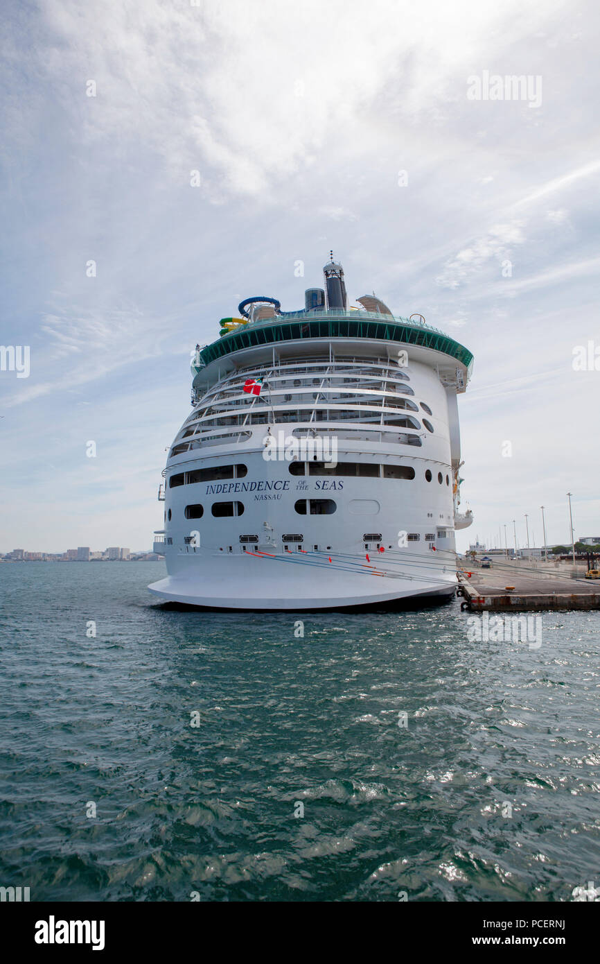Indépendance de la mer, un navire de croisière de classe Liberté exploité par la Royal Caribbean Cruise line company en Méditerranée Banque D'Images