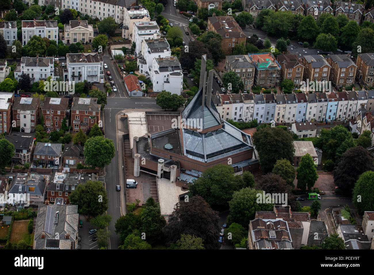 Vue aérienne de l'église cathédrale des Saints Pierre un Paul à Clifton, Bristol dans le sud-ouest de l'Angleterre. Banque D'Images